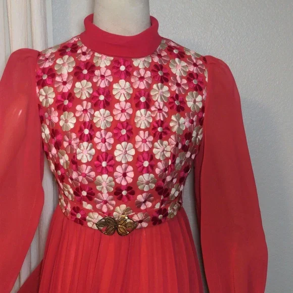 Vintage 60s Pink Embroidered Daisy Maxi Dress Bishop Sleeves XS/Small - Picture 3 of 13